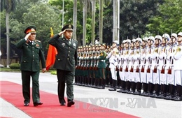 Đại tướng Ngô Xuân Lịch hội đàm với Phó Chủ tịch Quân ủy Trung ương Trung Quốc